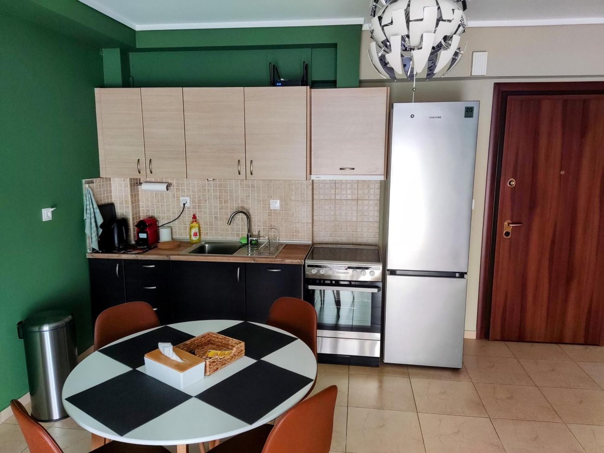 Cozy Apt! Friends & Family - Private Paid Parking Thessaloniki Exterior photo