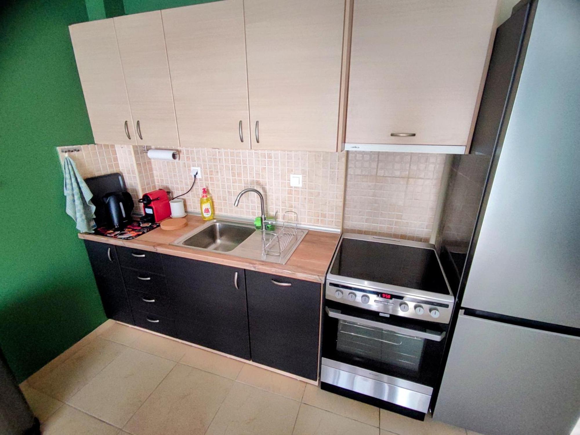 Cozy Apt! Friends & Family - Private Paid Parking Thessaloniki Exterior photo