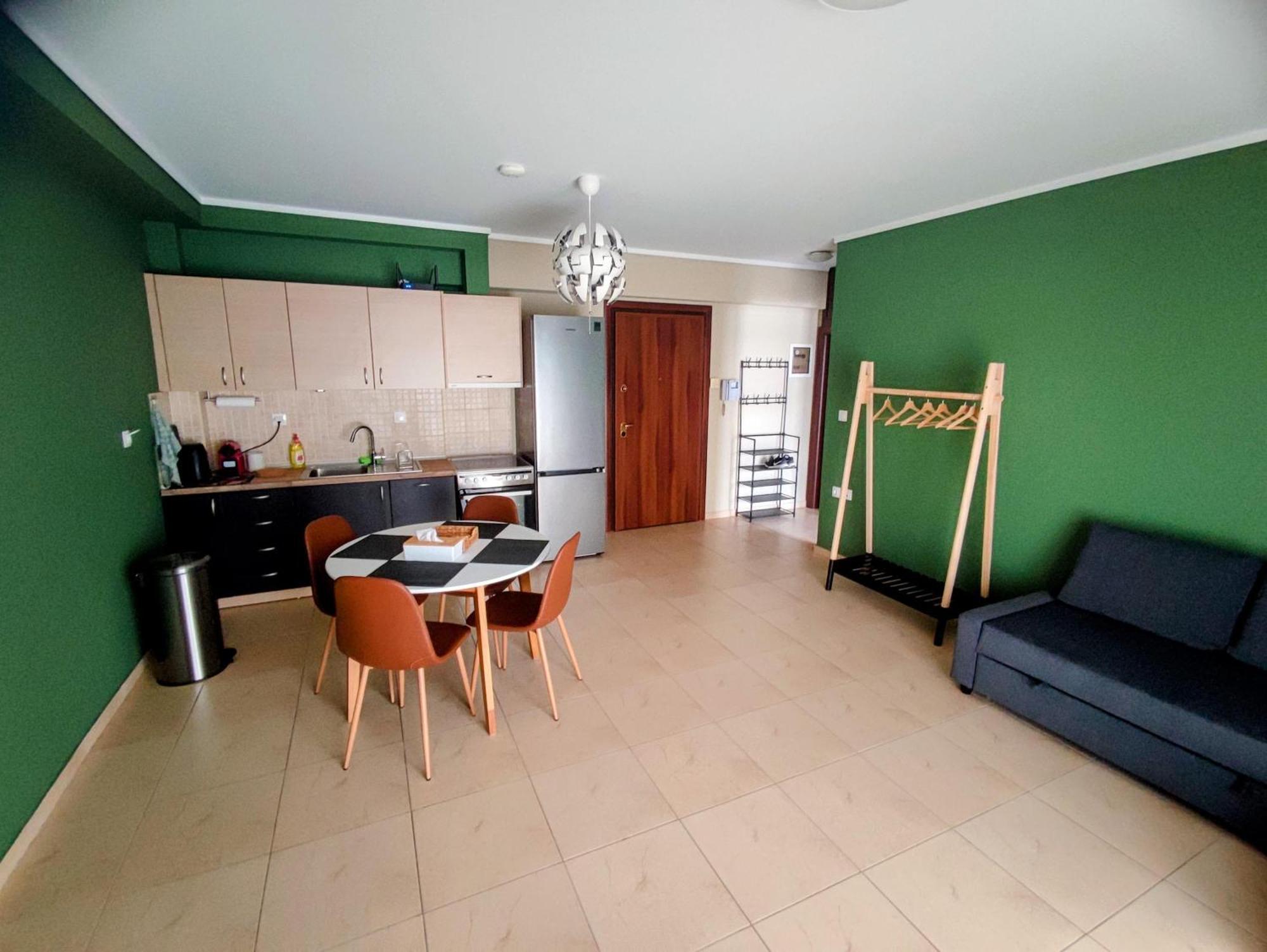 Cozy Apt! Friends & Family - Private Paid Parking Thessaloniki Exterior photo